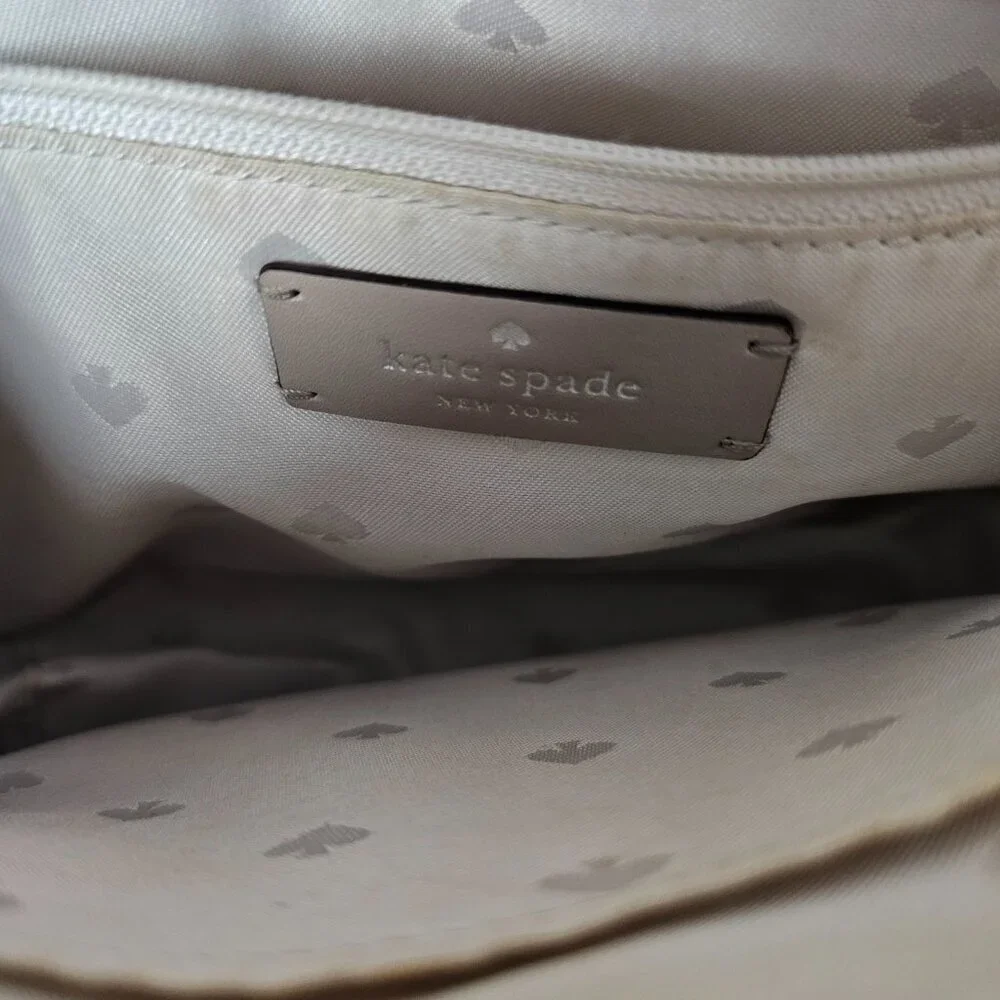 Kate Spade New York Spade Link Taupe And Cream Camera Crossbody Shoulder Bag COA